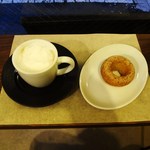 Little cucina Yume - 焼きドーナツと豆乳カプチーノ
      