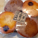 八重山島菓子研究所 - 西表黒糖と肉球のフィナンシェ