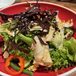 Le Bonze - 定番、大地のサラダ。一つ一つのお野菜が全て違う仕事が施されてます