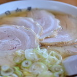 青竹手打ラーメン 日向屋 - チャーシューメン　大盛り