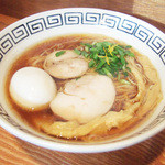 ねいろ屋 - とりしょうゆらーめん(850円)+味玉(100円)