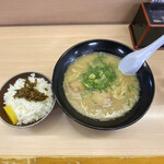 みっちゃんラーメン - ラーメン定食（ギョーザ4個付）@800