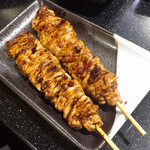 三酉屋 - せせりタレ@165円