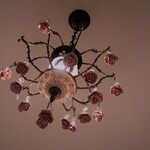 コーヒーパーラー ヒルトップ - 薔薇のシャンデリア