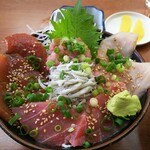 磯料理 魚の「カネあ」 - 料理写真:釜揚げしらす・まぐろ丼