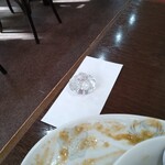 一寛 - 伝票を置く心遣い