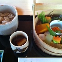 六盛 - 手をけ弁当