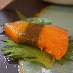 ウチワラベ - 鮭刺身(昆布締め)UP