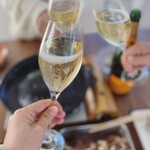 カフェ 寛味堂 - スパークリングで、乾杯！