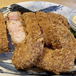 Tonkatsu Bashamichi Sakura - ◉ 肉厚リブロースかつ定食 230g 
                        ◉ 牡蠣フライ単品3個
