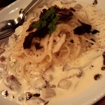 DINING 蔵RA - トリュフとポルチーニ茸の贅沢クリームパスタ ￥580