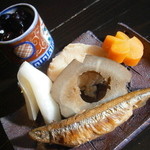 土家 - 24年12月　前菜盛り合わせ　黒豆、子持ちワカサギ、堀川牛蒡、タラの南蛮、聖護院大根柚子漬け、人参の梅煮