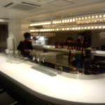 【ディナー初回訪問】  バーカウンターがあります。