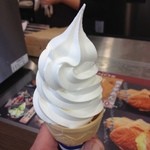 やきもの本舗 - ソフトクリーム100円