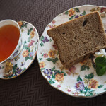 ブルームスベリー - 紅茶のシフォンにはあっさり、シフォンのじゃまをしない紅茶で