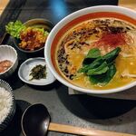 Hakata Hanamidori - 担々麺ランチ1,300円