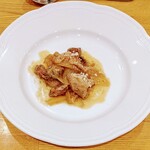 La Stalla - 羊のハツとハラミの白ワイン煮　味付けは塩のみ　ペコリーノかけ