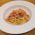 La Stalla - オリーブオイルとカラスミをまぶしたタリオリーニ　塩漬け熟成した鱒を焼いてほぐしたラグー