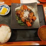 Yukaraku - 鶏と野菜の黒酢炒め定食　880円