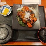 Yukaraku - 鶏と野菜の黒酢炒め定食　880円