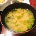 魚酔庭 - とうふとわかめの味噌汁　ほっこり味で美味しかった♪