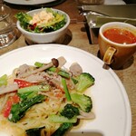 パティスリー&カフェ デリーモ - 野菜のペペロンチーノ　シェアしたので、半分の量です。