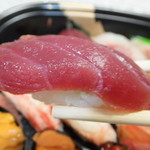 札幌市場めし　まるさん亭 - おかかせ寿司　１人前２１００円　２人前の鮪赤身　【　２０１２年１２月　】