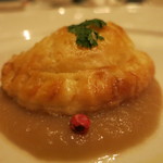 トラットリア・アルベロ - 魚料理　天然真鯛とマッシュルームのパイ包み焼き　エシャロットのソース