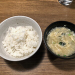 洋食バル ウルトラ - ランチのライスとスープ
