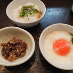 牛たん炭焼き 利久 - お通しととろろと七草粥（七草限定）