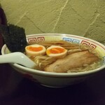 づゅる麺 池田 - いわし煮干らーめん、限定の器は平べったいw