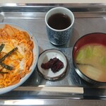 しみず食堂 - 豚キムチ玉子とじ丼¥600-