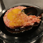 北海道焼肉 北うし - びえい和牛サーロインとろけるユッケ