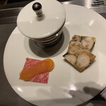 北海道焼肉 北うし - フォアグラ茶碗蒸し、和牛ロース刺し自家製カラスミ大根、ツブと岩海苔のテリーヌ