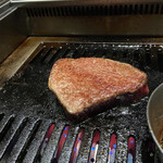 北海道焼肉 北うし - 知床和牛シャトーブリアン、落ち着かせます