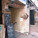 ターラ - 階段入口