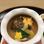 赤坂 菊乃井 - 昼懐石１３３１０円。宝袋。海老に玉子の衣をつけたキンツバに、海老風味の白味噌を合わせたものです。大きめな海老はプリプリで、とーっても美味しかったです（╹◡╹）（╹◡╹）