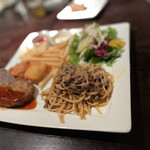 THE FUJIYA GOHONJIN - こちらはお子様プレート（小学生以下）。これにパン、スープ、デザートが付いて1,200円！ボロネーゼ、小学生にはもったいないくらい本格的で美味！