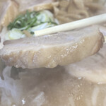 ラーメン寶龍 創房 - しっかりとした厚みのあるチャーシュー