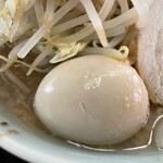 ラーメン もっけだの - ラーメン普通ニンニクヤサイマシマシ+味玉の味玉