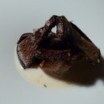 Restaurant Satoshi.F - 香茸とアカヤマドリダケ(ヤマドリダケモドキ？笑)のフリカッセ、薄くのばしたエ
      メンタールのソース