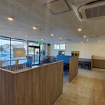 Awaji Shima Baga - 店内は通路も含めかなり広いです