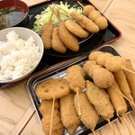 Kushikatsu Tanaka - 家族連れも多い✨　定食はご飯おかわり無料