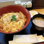 Oyakodon Gottsu Tabenahare - かつ丼