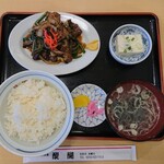 醍醐 - レバニラ定食 830円
