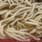 鈴鹿らーめん 啜乱会 - 麺アップ