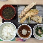 Tendon Tempura Hompo Santen - 39天ぷら定食 540円,ちくわ天 110円