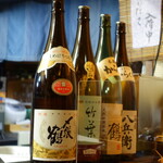 大納言本家 - 燗酒のラインナップ