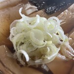 中華そば処 琴平荘 - 『メンマ中華そばおまかせ』のネギ
