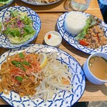 生麺パッタイ専門店 新宿ディパッタイ - 